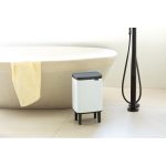 سطل زباله بو تاچ بین بلند 7 لیتر سفید برابانتیا