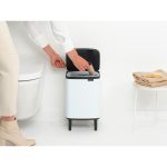 سطل زباله بو تاچ بین بلند 7 لیتر سفید برابانتیا