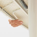 میز اتو 135 در 45 سانتیمتر نشسته فریم مشکی طرح اسپرینگ بابلز برابانتیا