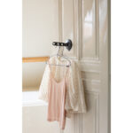 آویز لباس با ساکشن کاپ مشکی برابانتیا - Image 9